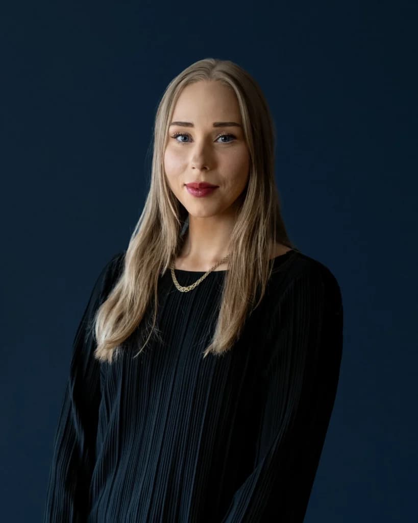 Fotografi av vår Lead SEO & GEO‑rådgiver, Sylvia D. Andersen